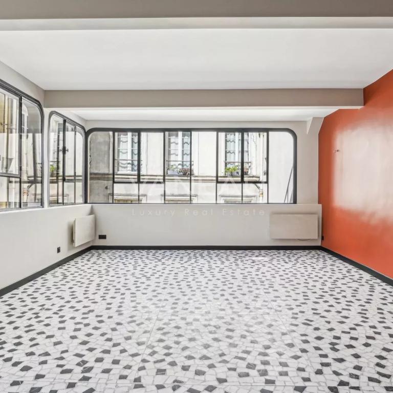 Paris IXe - Saint Georges / Rue des Martyrs - Maison de ville rénovée avec rooftop 42 m2 DPE C