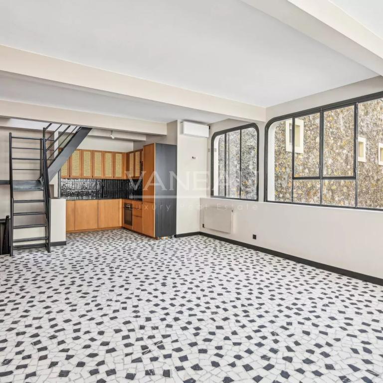 Paris IXe - Saint Georges / Rue des Martyrs - Maison de ville rénovée avec rooftop 42 m2 DPE C