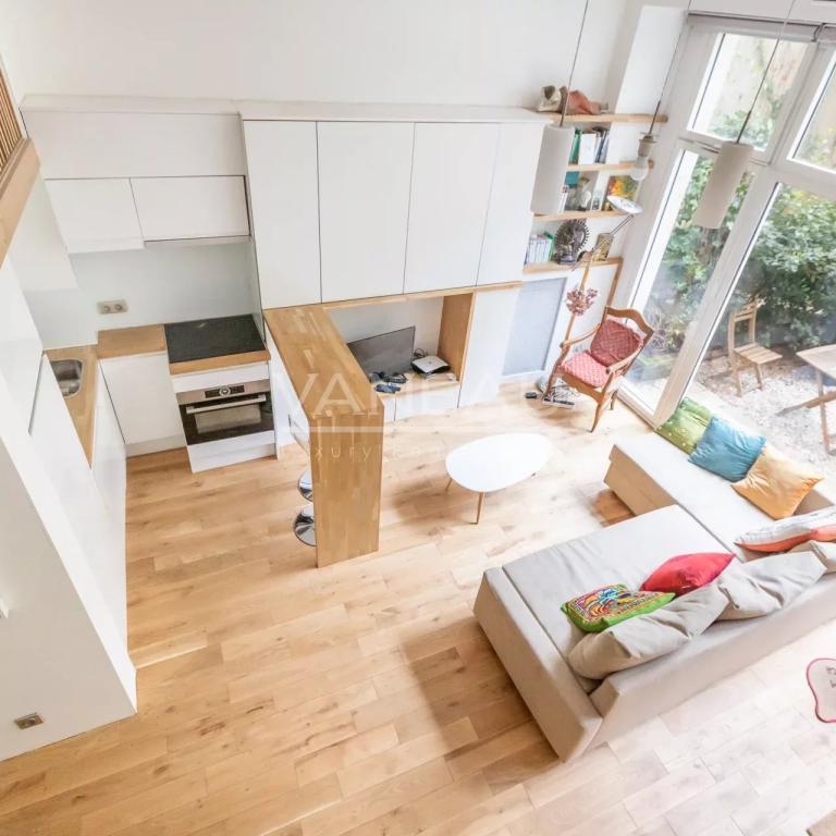 PARIS VIe _ Loft Rez de jardin Pont Neuf