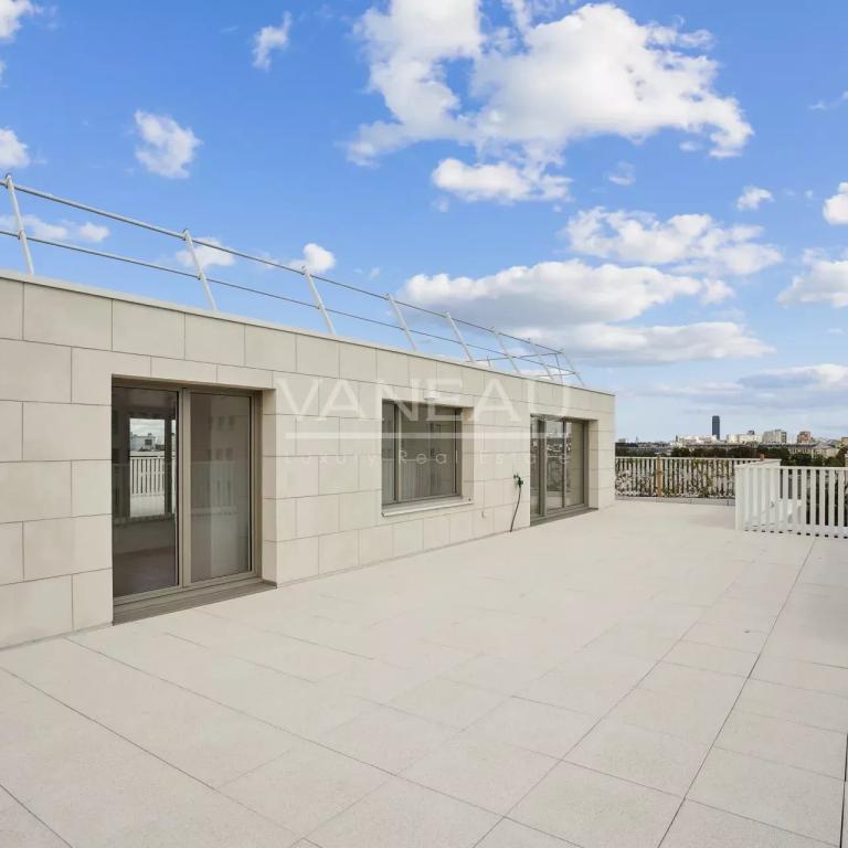 Issy-les-Moulineaux - Appartement familial dernier étage avec terrasse panoramique de 148 m²
