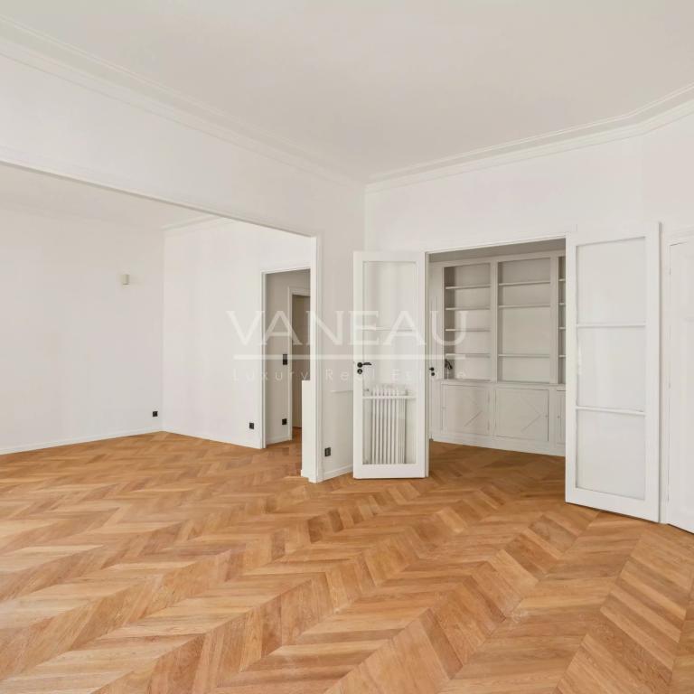 Appartement de 131 m² rénové avec prestations haut de gamme – 3ᵉ étage d’un immeuble de standing