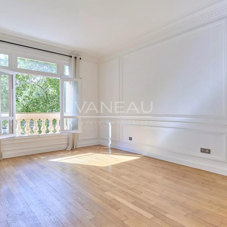 Paris VIIe - Appartement familial au pied du Champ-De-Mars