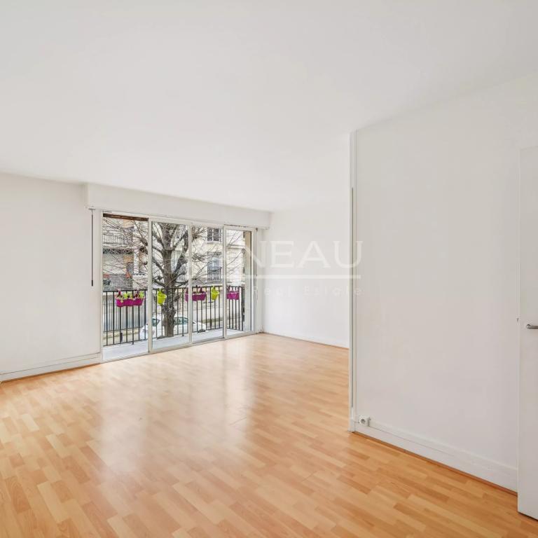 Paris XIIe - Picpus : Appartement une pièce transformable en deux pièces, balcon au calme