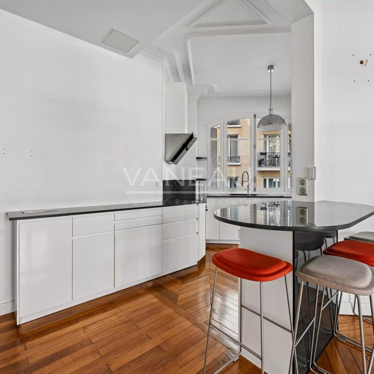 PARIS XVIe - EGLISE D'AUTEUIL - BEL APPARTEMENT FAMILIAL - 4 à 5 CHAMBRES