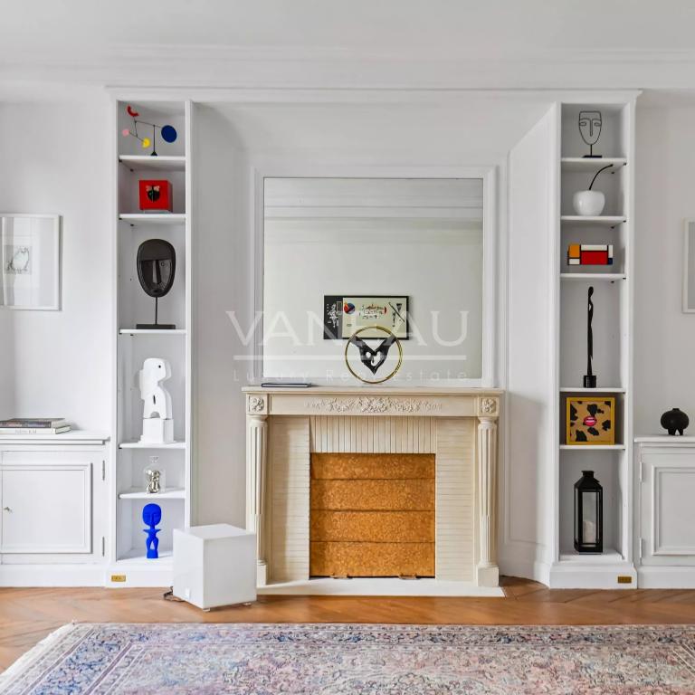 PARIS XVI - Passy Muette - Bel appartement - Deux chambres - Etage élevé.