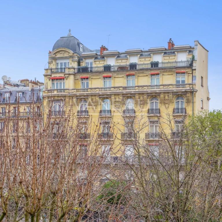 Paris XVIe - Georges Mandel - Appartement familial de 160 m2 Etage Elevé