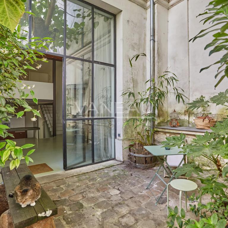 Paris Xe - Albert Thomas / Lancry - Charmant loft sur une cour arborée avec espace extérieur.