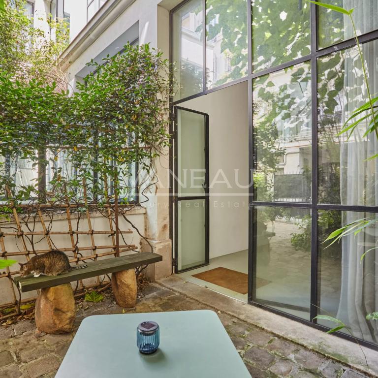 Paris Xe - Albert Thomas / Lancry - Charmant loft sur une cour arborée avec espace extérieur.
