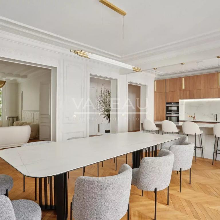 Paris XVIe-Trocadéro-Superbe appartement de 7 pièces prêt à vivre.