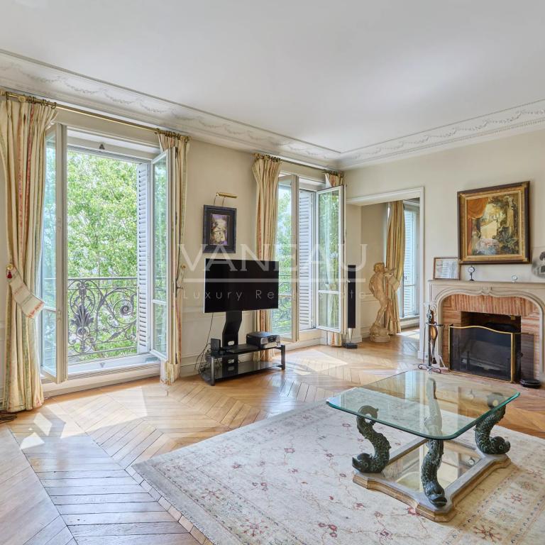 Paris IVᵉ - Appartement 4 pièces avec vue sur la Seine