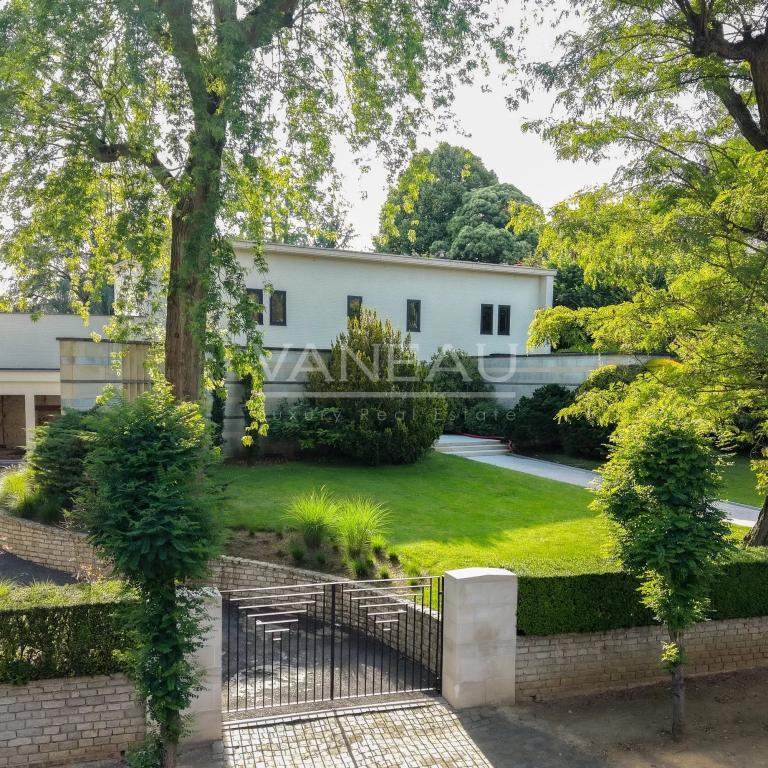 MAGNIFIQUE DEMEURE MODERNISTE DE 615M²