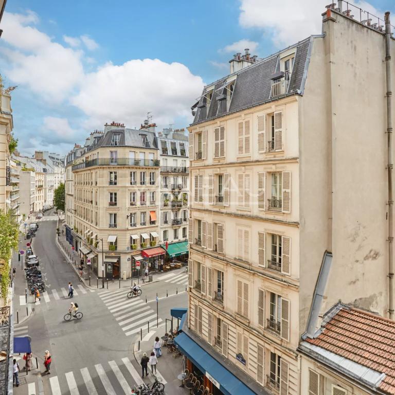 Vavin / Notre-Dame-des-Champs - Trois pièces en étage élevé