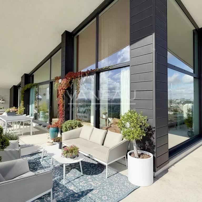 PENTHOUSE AVEC TERRASSE & VUE EXCEPTIONNELLE