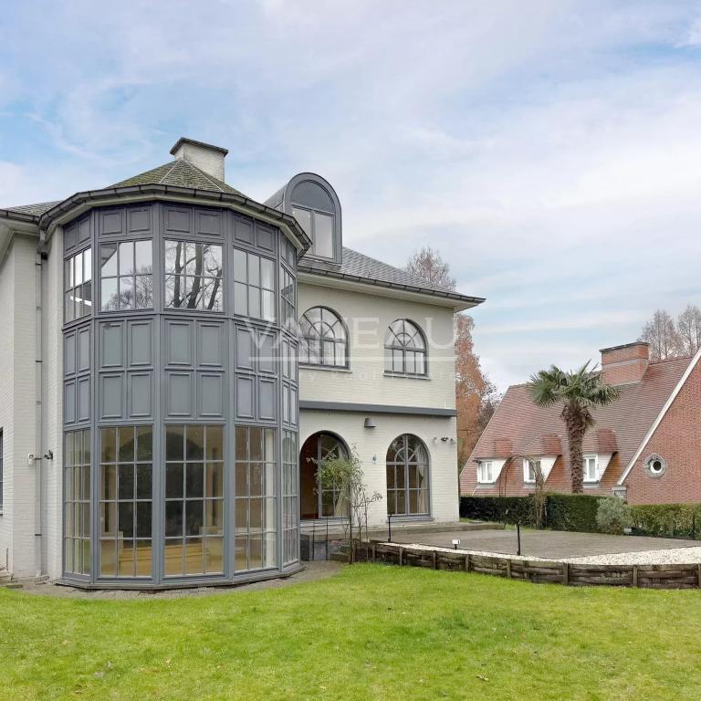 Parc Brugmann - Villa de ± 450 m² bruts avec jardin & garage