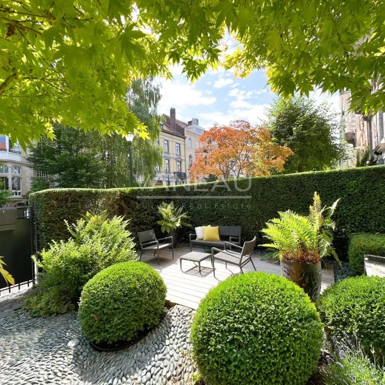 ETANGS D'IXELLES, SUPERBE HÔTEL DE MAÎTRE
