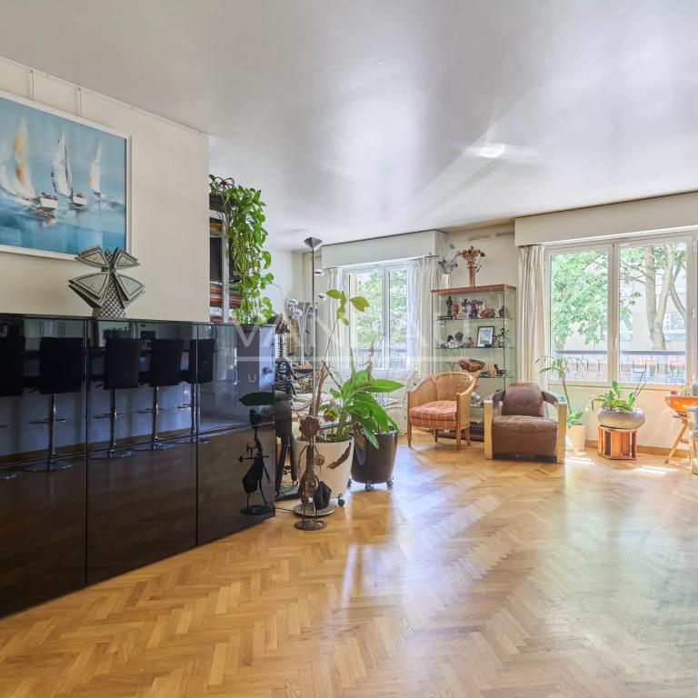Paris XV - Cambronne : Appartement quatre pièces avec terrasse et balcon