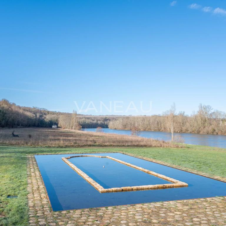 En bord de Seine, à proximité immédiate de Fontainebleau