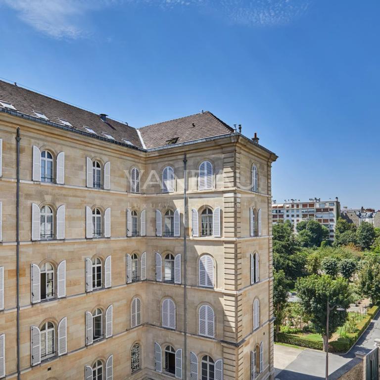 PARIS 7 - RUE DE BABYLONE - 2 chambres