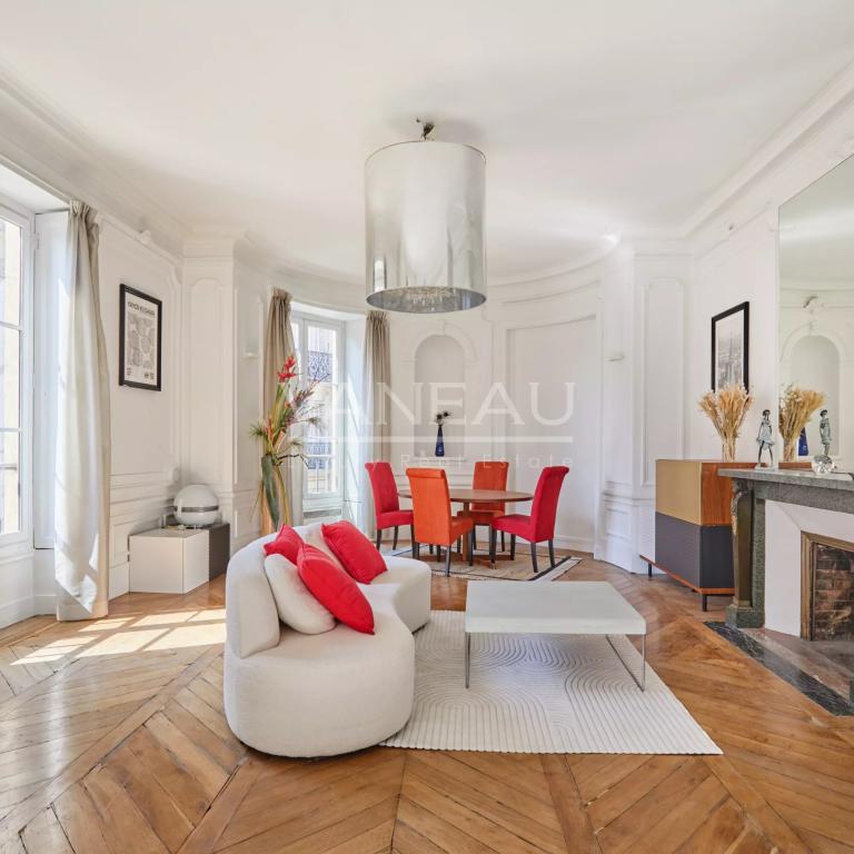 Nouvelle Athènes - 2 pièces d'exception mêlant charme de l'ancien et ambiance loft -