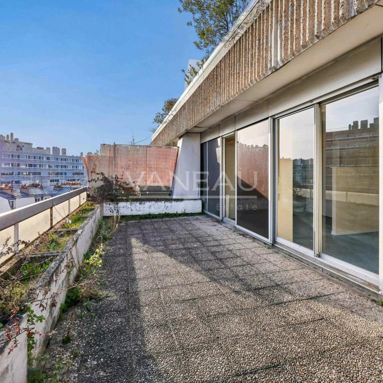 Place d'Alleray - 2 pièces avec terrasse et vue dégagée