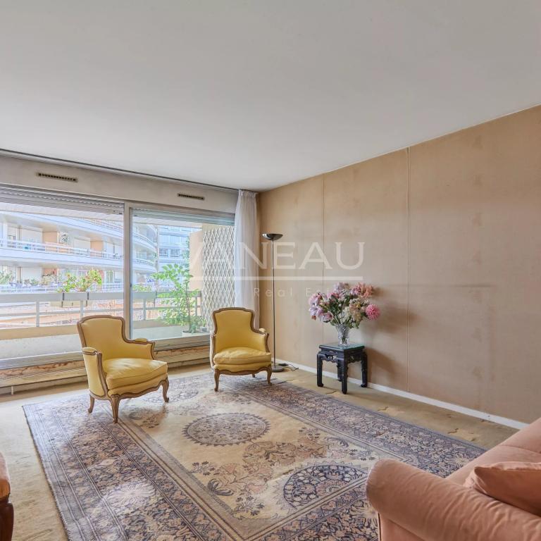 Paris XVe - Cambronne - Appartement trois pièces avec balcon