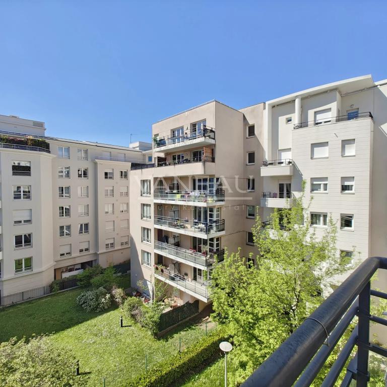 Bécon / Courbevoie - Deux pièces ensoleillé vue jardin vendu loué
