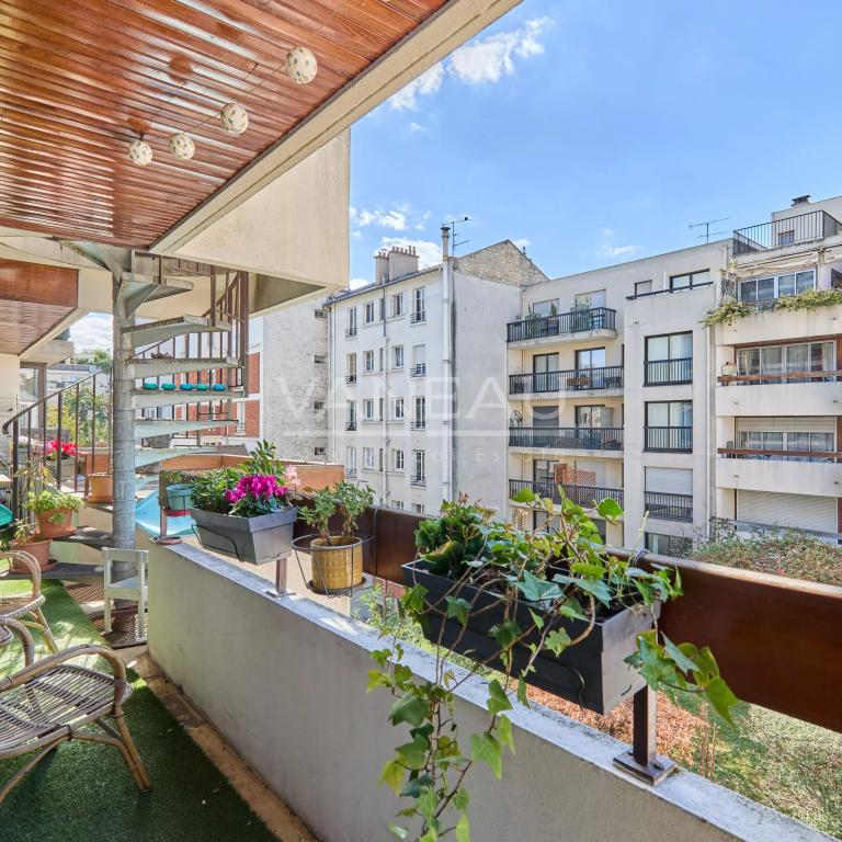 Paris 15ème Saint-Charles - 2 pièces sur jardin avec balcon exposé ouest !
