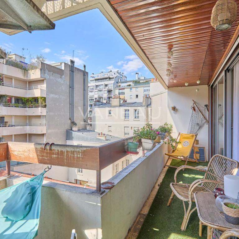 Paris 15ème Saint-Charles - 2 pièces sur jardin avec balcon exposé ouest !