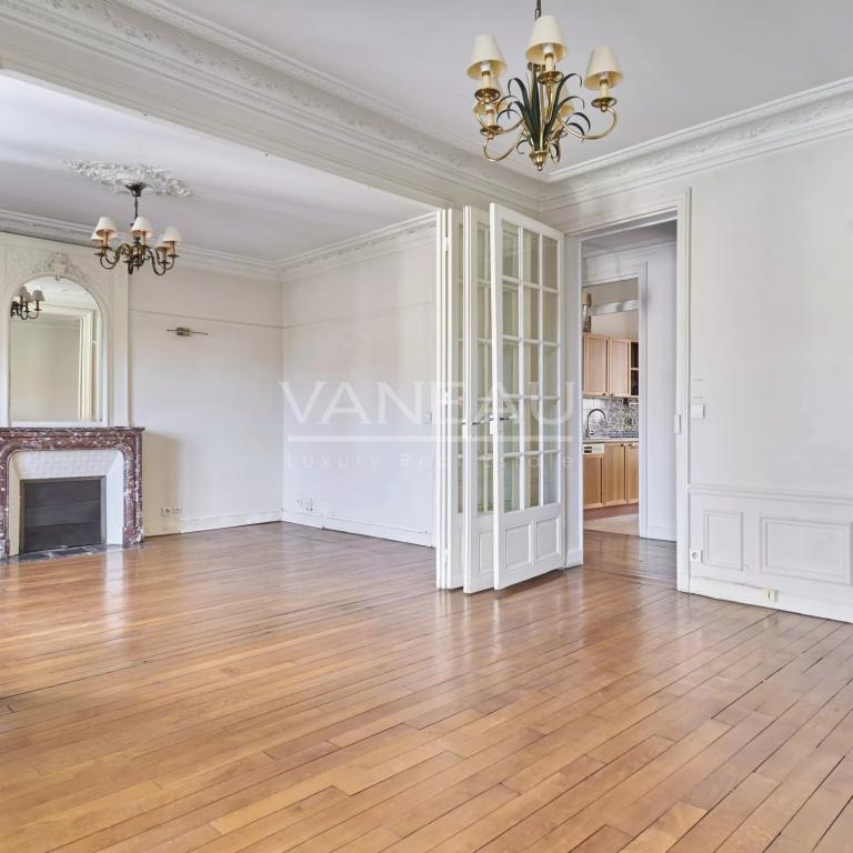 Paris XVe Croix Nivert : Appartement avec charme de l’ancien