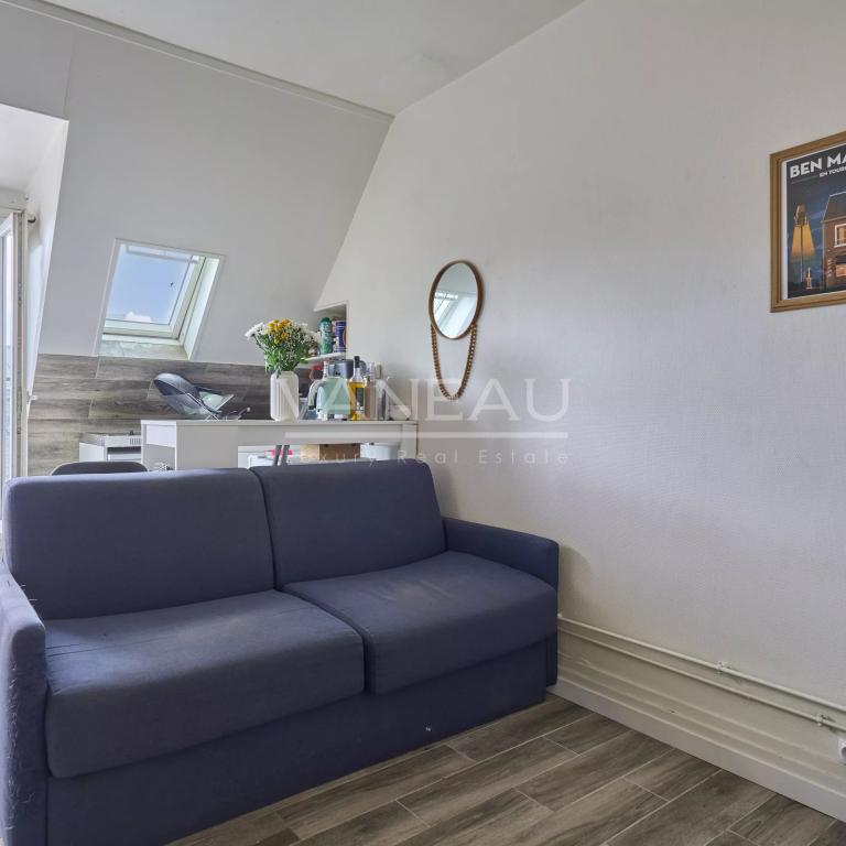 Vavin - Ensemble de trois chambres de service offrant 23,11 m² Loi Carrez et 28,38 m² au sol