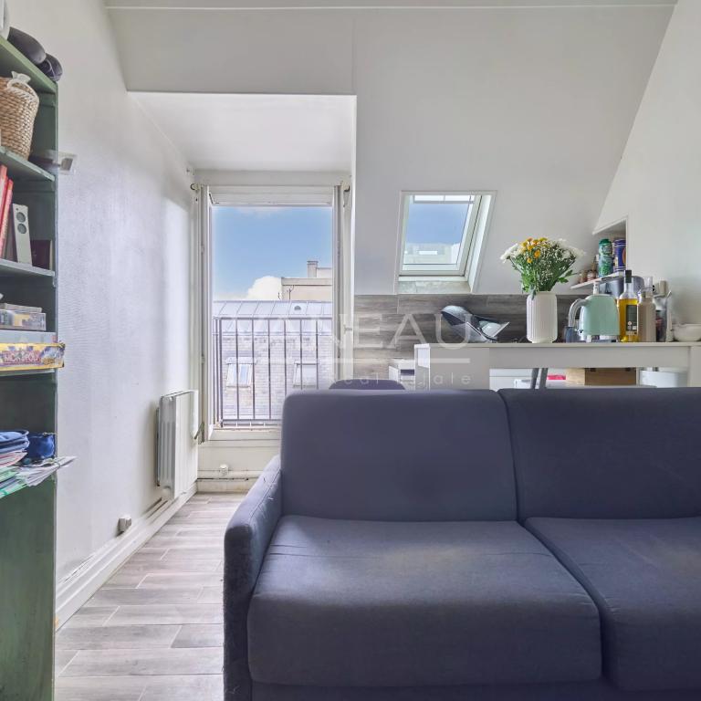 Vavin - Ensemble de trois chambres de service offrant 23,11 m² Loi Carrez et 28,38 m² au sol