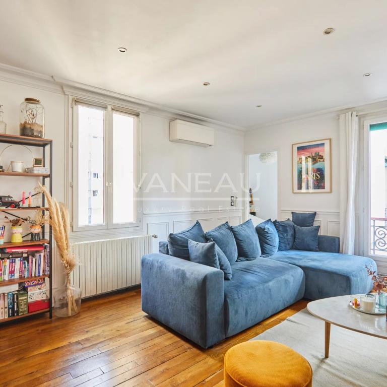 PARIS XVe - Volontaires : Appartement trois pièces au calme