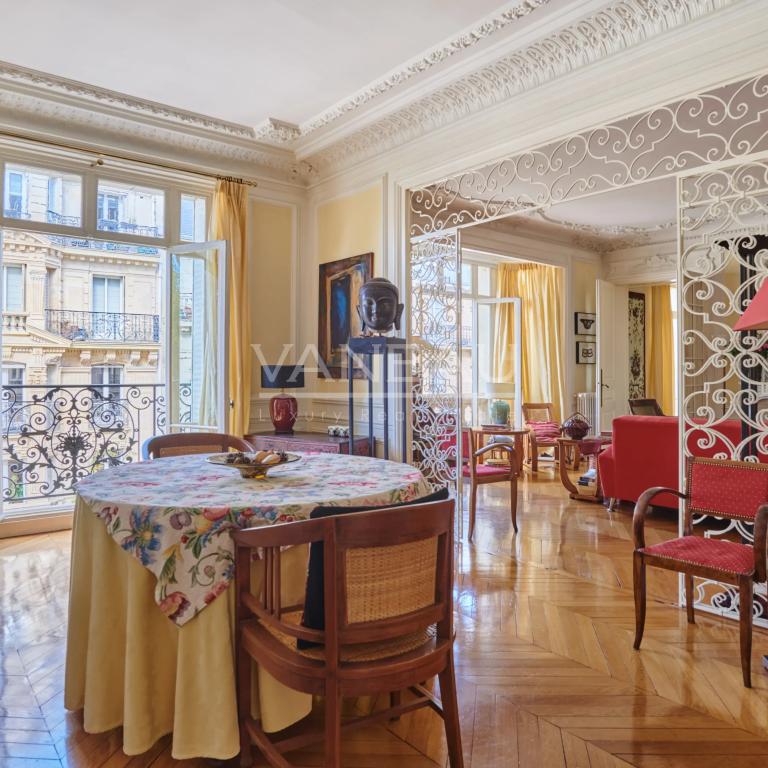 Paris XVe - Suffren Breteuil : Appartement familial vendu avec occupation temporaire