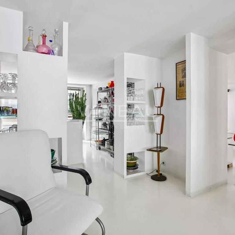 Paris 3è - Loft d'artiste en étage avec ascenseur