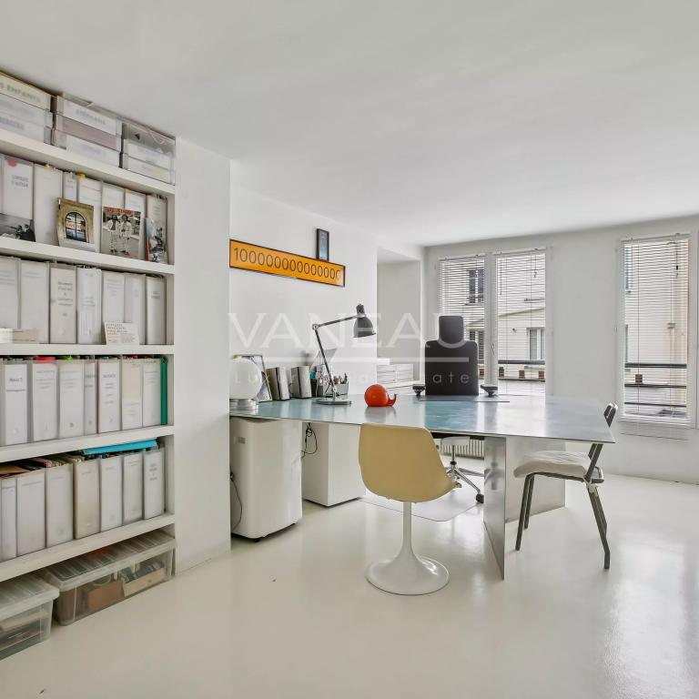 Paris 3è - Loft d'artiste en étage avec ascenseur