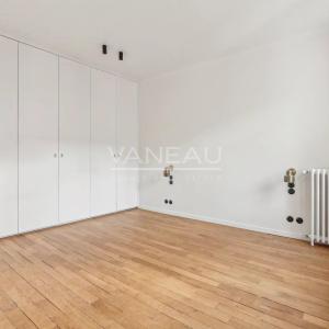 Paris VIIe - RUE SAINT DOMINIQUE