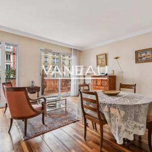 Paris VIIe - PLACE DE BRETEUIL - Appartement avec terrasse