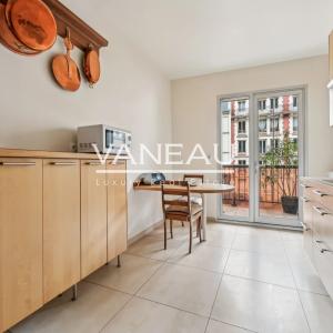Paris VIIe - PLACE DE BRETEUIL - Appartement avec terrasse
