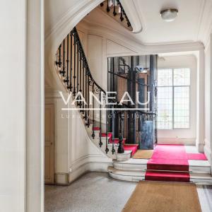 PARIS VIIe - Duroc - appartement familial - Quatre chambres- bal