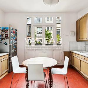 PARIS VIIe - Duroc - appartement familial - Quatre chambres- bal