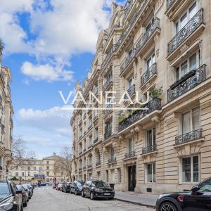 PARIS VIIe - Duroc - appartement familial - Quatre chambres- bal