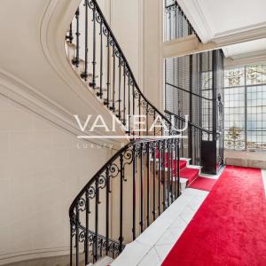 PARIS VIIe - Duroc - appartement familial - Quatre chambres- bal