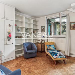 Paris XVIe - Village d'Auteuil - Local commercial bordé par une 
