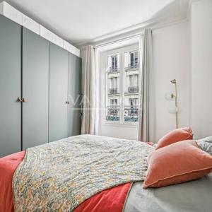 Paris VIIe - SAINT DOMINIQUE  - Appartement rénové avec deux cha