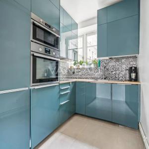 Paris VIIe - SAINT DOMINIQUE  - Appartement rénové avec deux cha