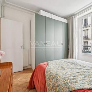 Paris VIIe - SAINT DOMINIQUE  - Appartement rénové avec deux cha