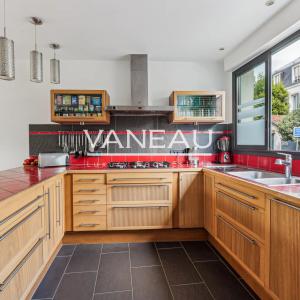 Issy-les-Moulineaux- Mairie d'Issy- Maison Familiale avec six ch