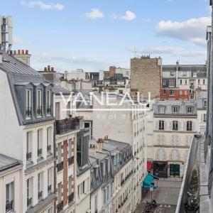 Paris VII - Rue Cler - Studio en étage élevé avec vue dégagée