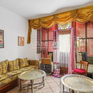 Paris Xe - Duplex atypique avec devanture boutique comme 'une pe