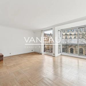 Paris XVIe - Victor Hugo - Bel appartement familial  en étage él